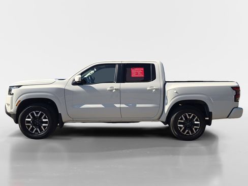 Used 2023 Nissan Frontier SV w/ SV Convenience Package image 2