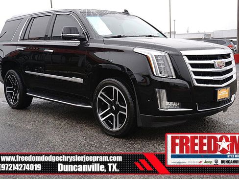 Used 2019 Cadillac Escalade Luxury AWD/4WD image 7