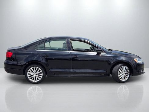 Used 2011 Volkswagen Jetta SEL FWD image 3