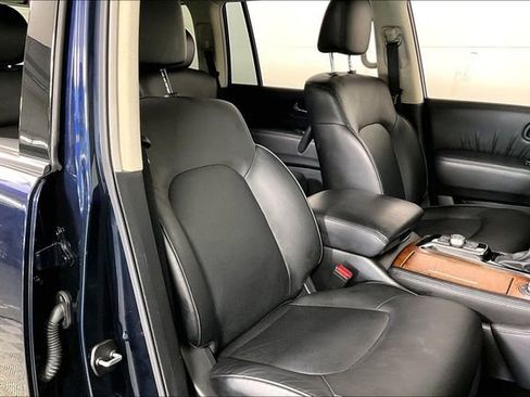 Used 2024 Nissan Armada SL w/ Captain's Chairs Package image 7