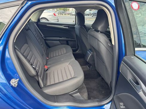 Used 2018 Ford Fusion SE image 10