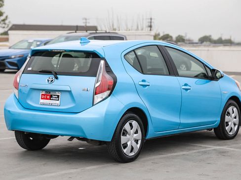Used 2016 Toyota Prius C One image 5