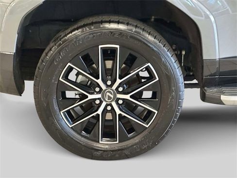 Used 2024 Lexus GX 550 image 11