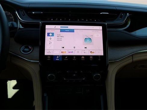 New 2025 Jeep Grand Cherokee Summit image 21