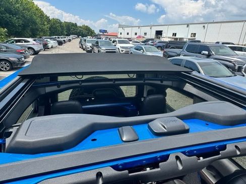 Used 2024 Jeep Wrangler Unlimited Rubicon AWD/4WD image 25