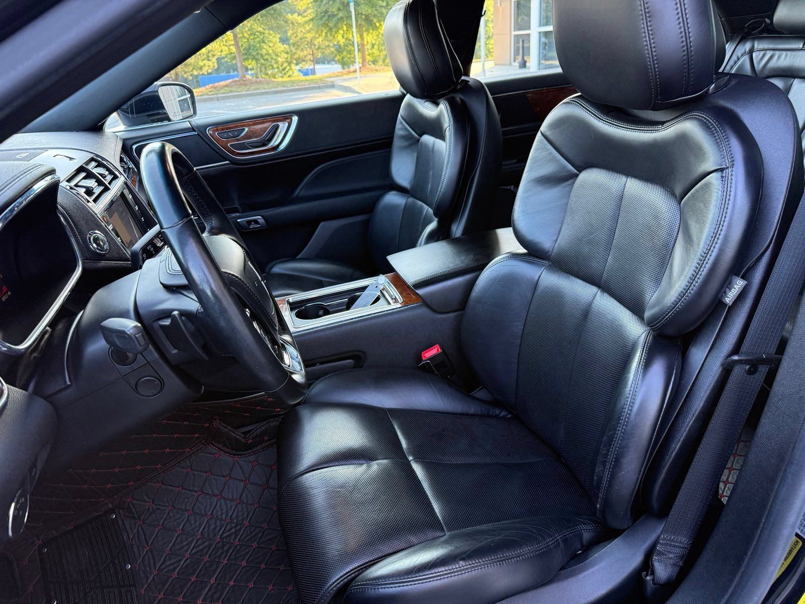 Used 2020 Lincoln Continental AWD w/ Premium Package image 36