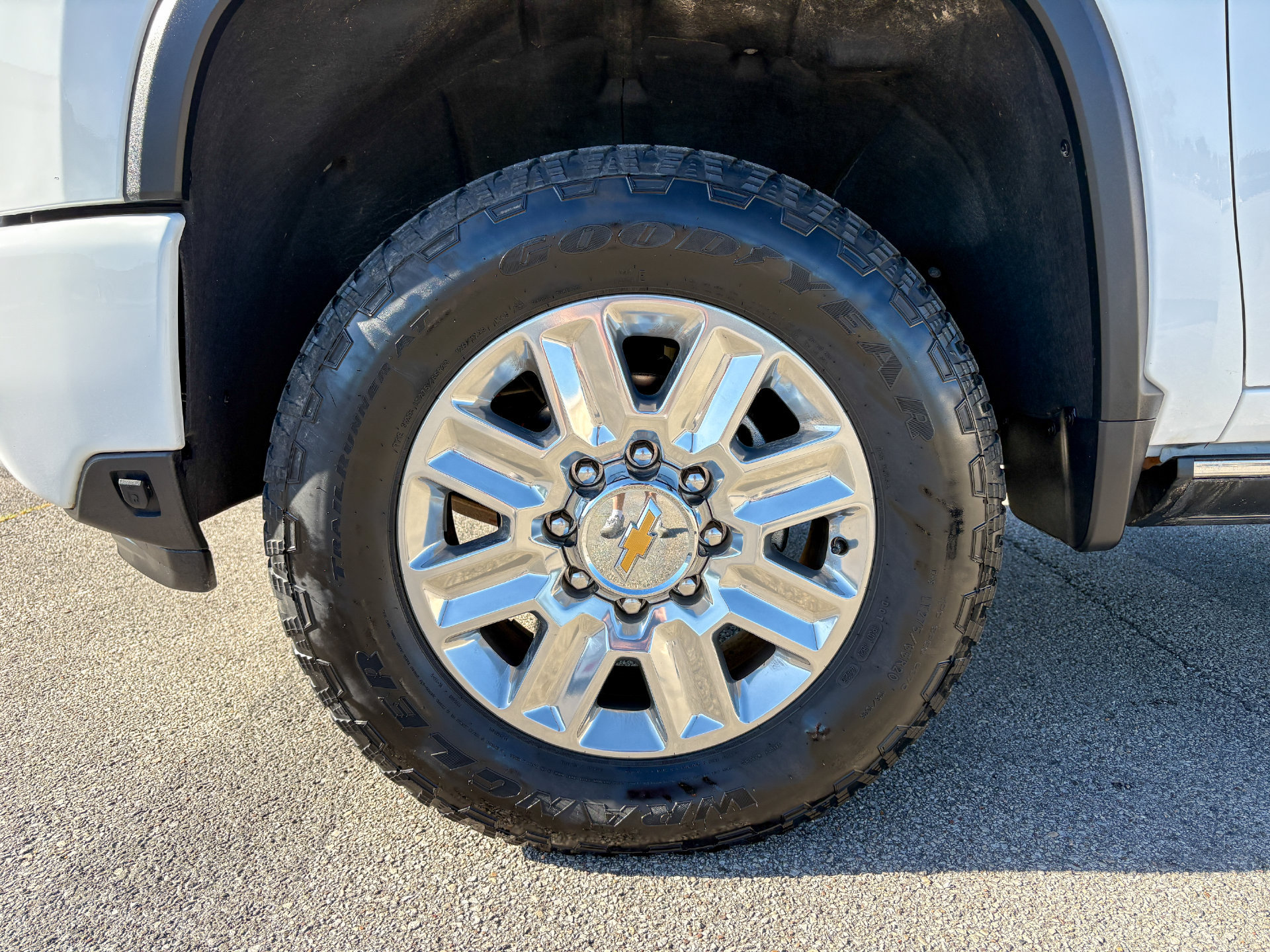 Used 2024 Chevrolet Silverado 2500 High Country w/ Technology Package AWD/4WD image 33