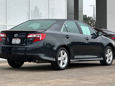 Used 2013 Toyota Camry SE image 4