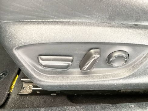 Used 2022 Toyota Avalon XLE FWD image 11