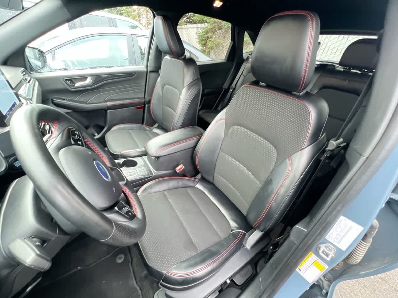 Used 2025 Ford Escape ST-Line Select AWD/4WD image 11