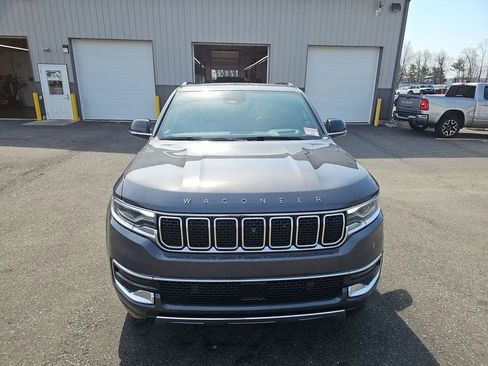 Used 2024 Jeep Wagoneer L Series III w/ Premium Group I image 2
