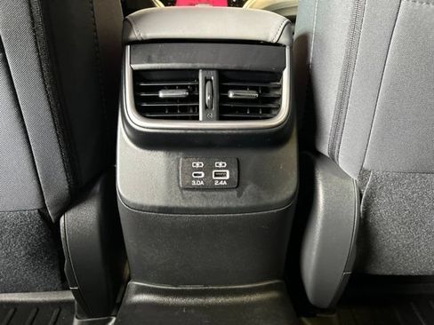 Used 2023 Subaru Outback Premium AWD/4WD image 29
