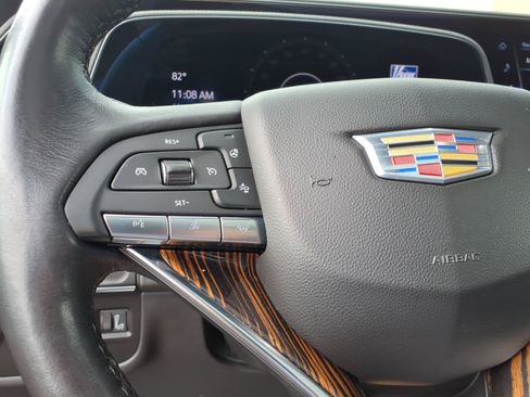 Used 2024 Cadillac Escalade ESV Premium Luxury AWD/4WD image 29