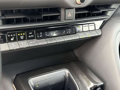 Used 2025 Toyota Crown XLE image 16