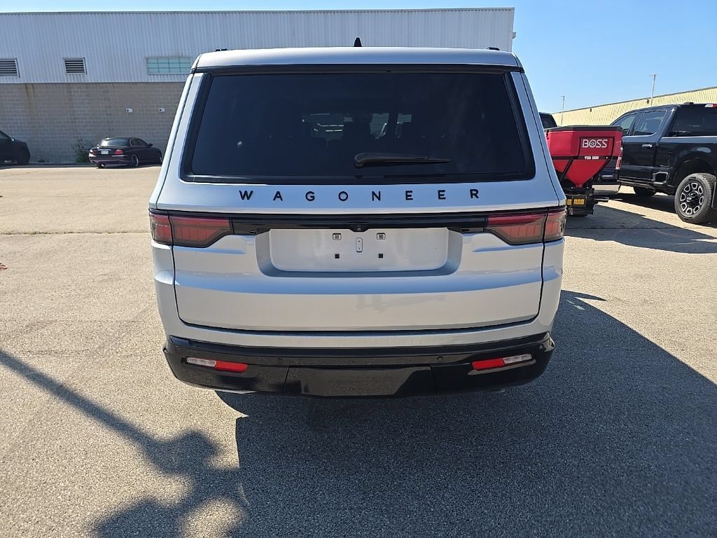Used 2024 Jeep Wagoneer Series II AWD/4WD image 5