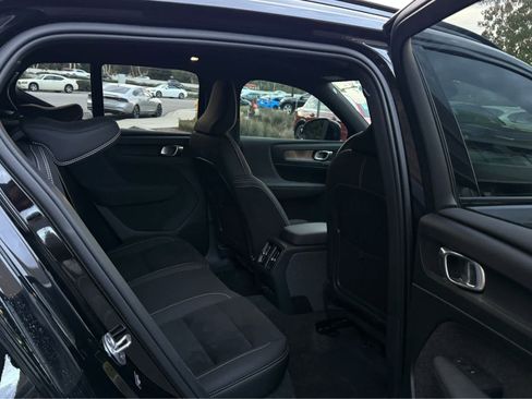 Used 2024 Volvo XC40 Recharge Plus w/ Protection Package Premier image 5