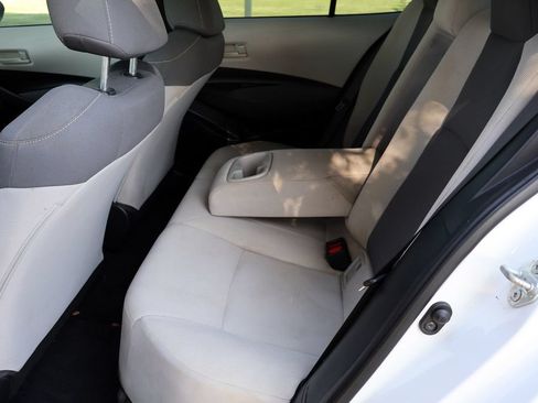 Used 2022 Toyota Corolla LE FWD image 24