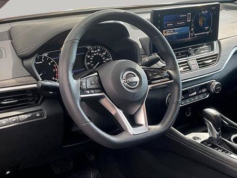 Certified 2024 Nissan Altima 2.5 SL FWD image 18