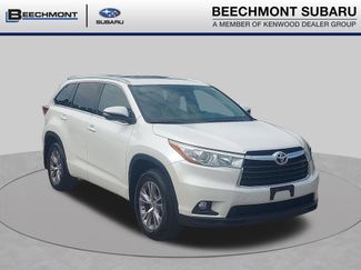Used 2015 Toyota Highlander XLE AWD/4WD video 1