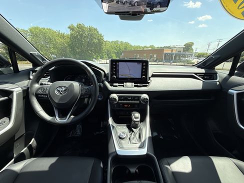 Used 2020 Toyota RAV4 XSE AWD/4WD image 28