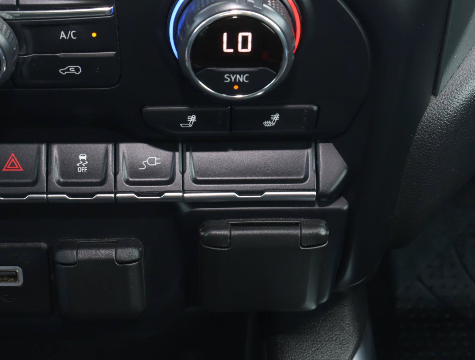 Used 2020 Chevrolet Silverado 1500 RST w/ Texas Edition RWD image 27