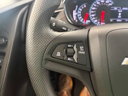 Used 2019 Chevrolet Trax LT FWD image 19