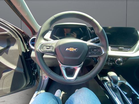 New 2026 Chevrolet Trax LT w/ Driver Confidence Package FWD image 8
