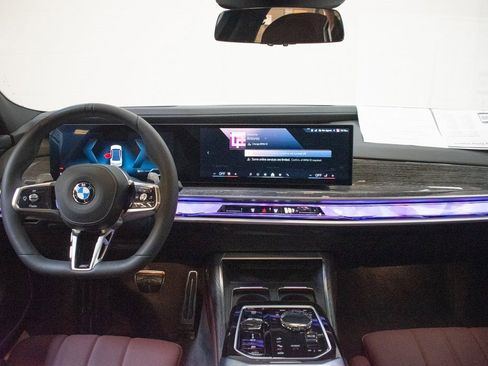 Certified 2025 BMW 760i xDrive 760i xDrive image 11