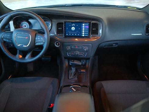 Used 2016 Dodge Charger SE w/ Blacktop Package RWD image 13
