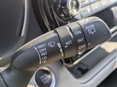 Used 2020 Toyota Highlander Limited image 30