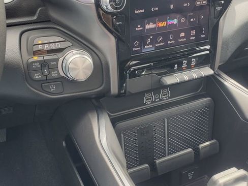 New 2026 RAM 1500 Laramie AWD/4WD image 13