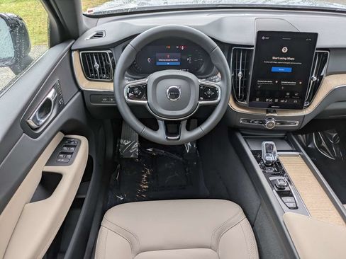 New 2026 Volvo XC60 T8 Plus w/ Climate Package PRO AWD/4WD image 17