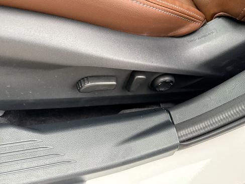 Used 2025 Subaru Outback Touring XT image 14