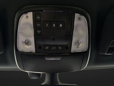 Certified 2025 Dodge Durango R/T image 28