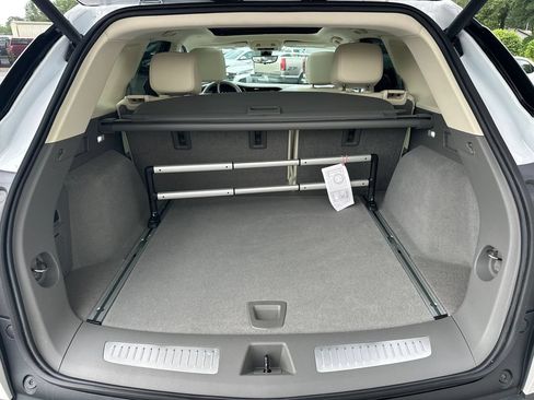 Certified 2025 Cadillac XT5 Premium Luxury w/ Technology Package FWD image 18