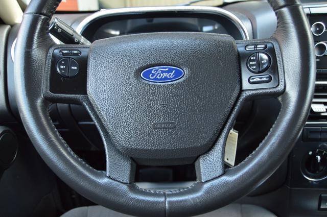 Used 2010 Ford Explorer Sport Trac XLT AWD/4WD image 9
