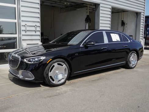 Used 2025 Mercedes-Benz Maybach S 680 4MATIC image 3