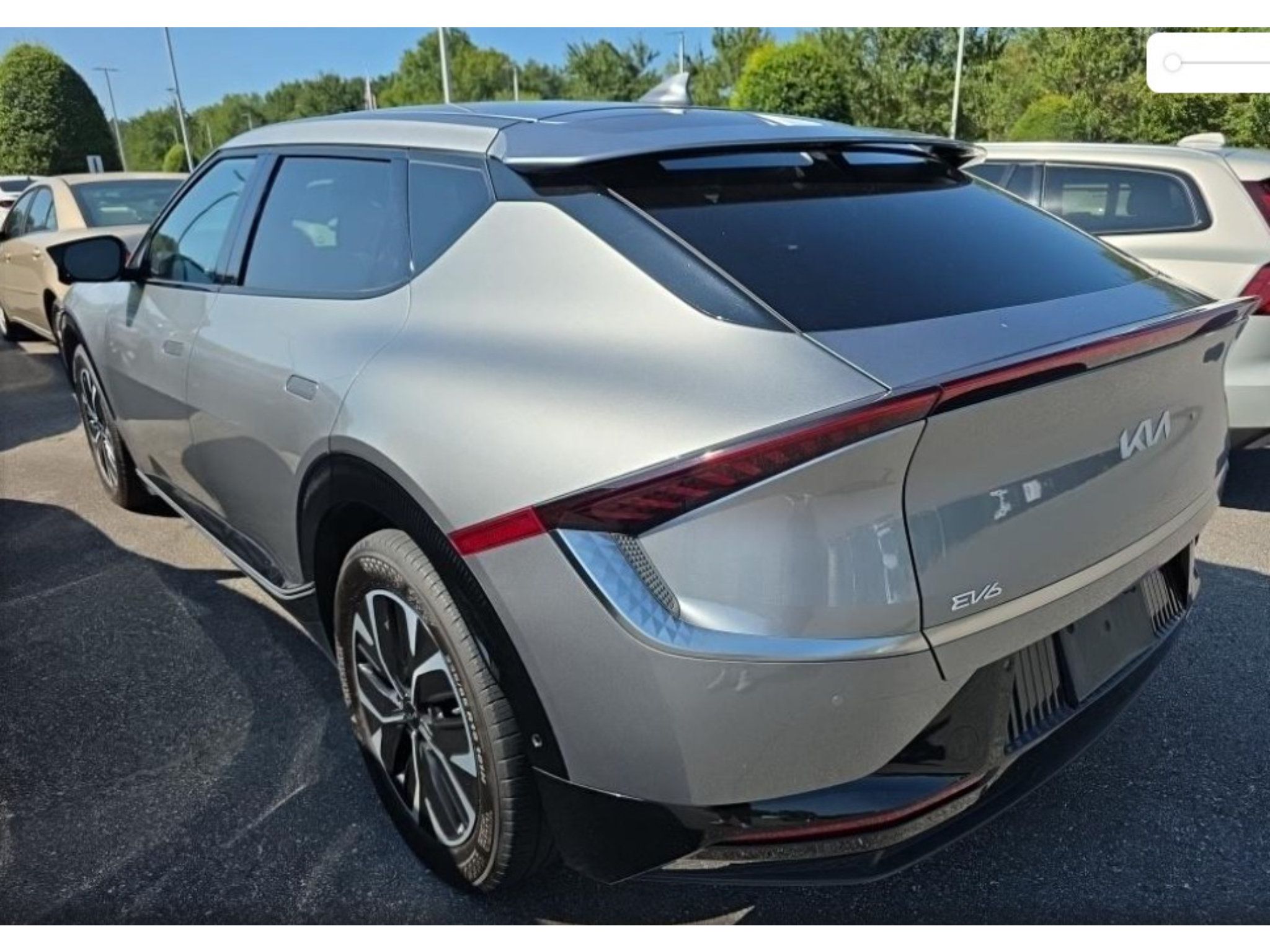 Used 2024 Kia EV6 Wind w/ Wind Technology Package AWD/4WD image 4