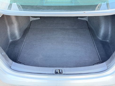 Used 2021 Toyota Corolla LE image 30