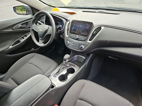 Used 2025 Chevrolet Malibu LT FWD image 13
