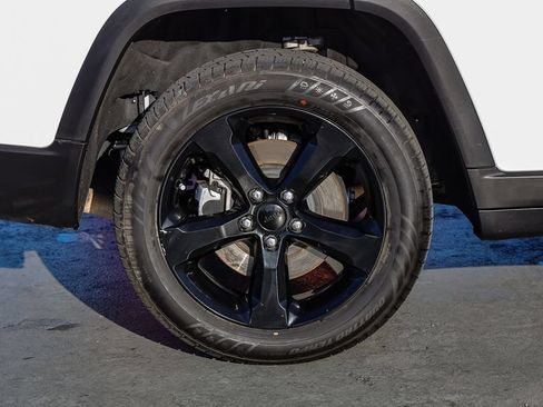 Used 2023 Jeep Grand Cherokee L Laredo AWD/4WD image 12