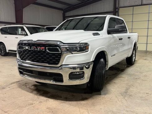 Used 2025 RAM 1500 Big Horn AWD/4WD image 3