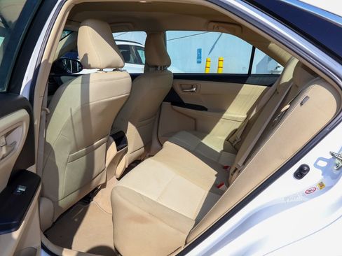 Used 2015 Toyota Camry LE FWD image 14