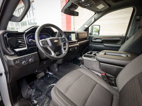 Used 2024 Chevrolet Silverado 2500 LT w/ Convenience Package AWD/4WD image 12