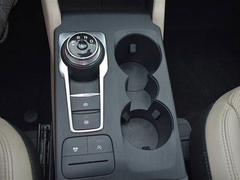 Used 2022 Ford Escape SEL image 21