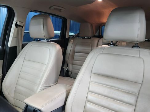 Used 2017 Ford Escape Titanium image 11