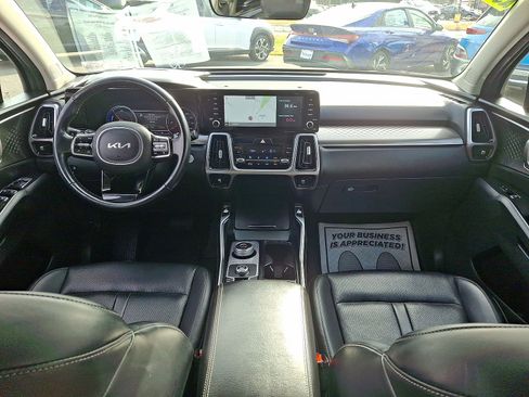 Used 2022 Kia Sorento EX image 10