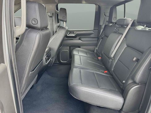 Used 2025 Chevrolet Silverado 2500 LTZ w/ LTZ Convenience Package AWD/4WD image 11