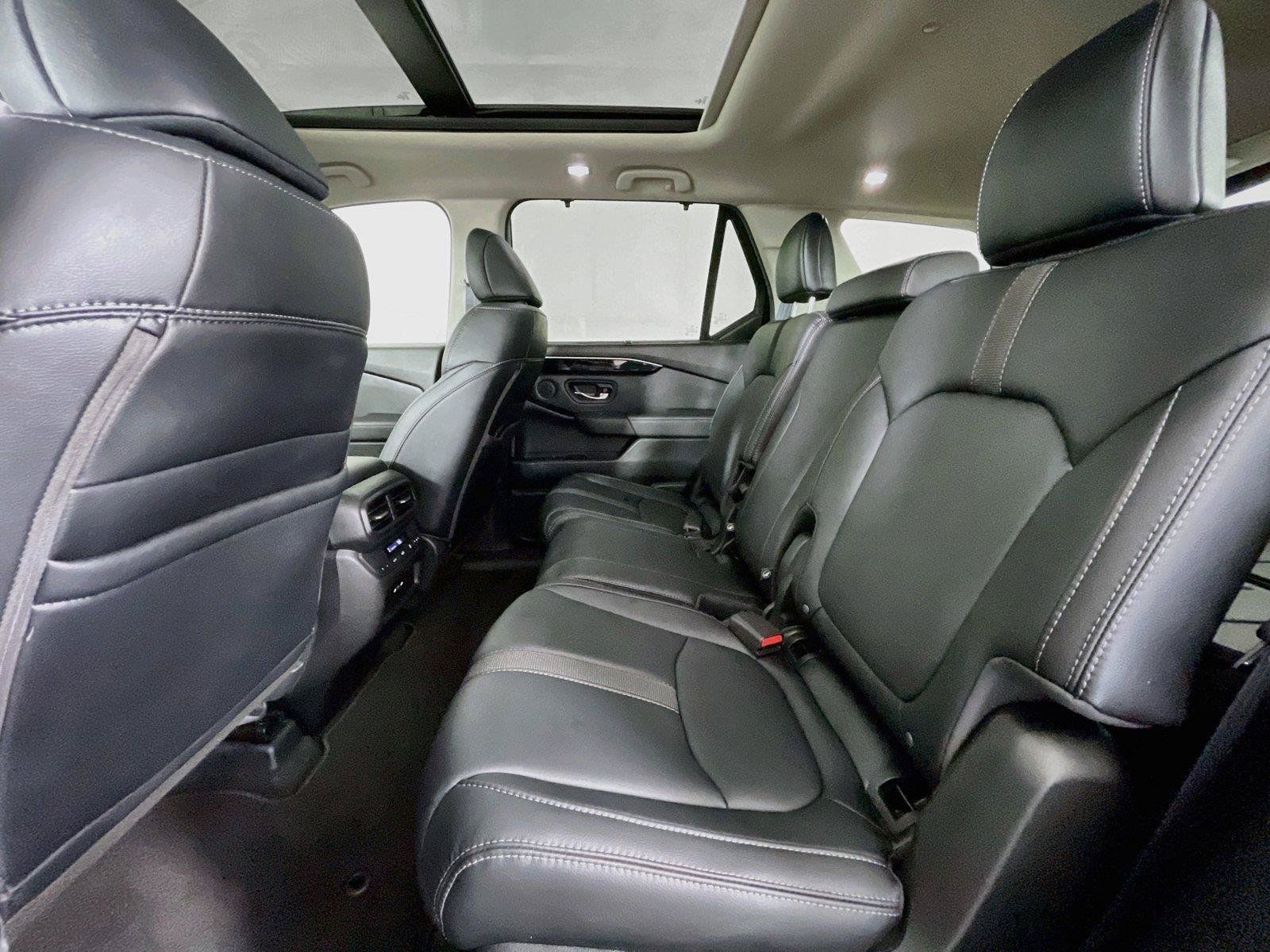 Certified 2025 Honda Pilot Touring image 30