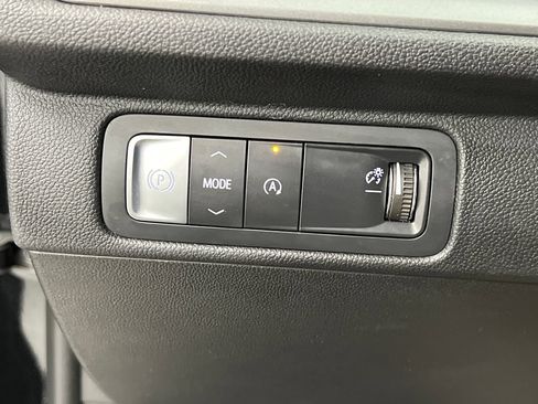 Used 2024 Chevrolet Traverse LT FWD image 57
